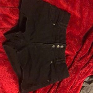 Women’s 5/6 Shorts